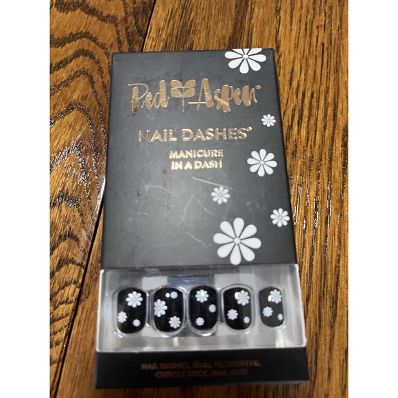 Red Aspen Nail Dashes- Bundle Set- 6 Boxes- Assorted Designs-Press Ons - Picture 5 of 7